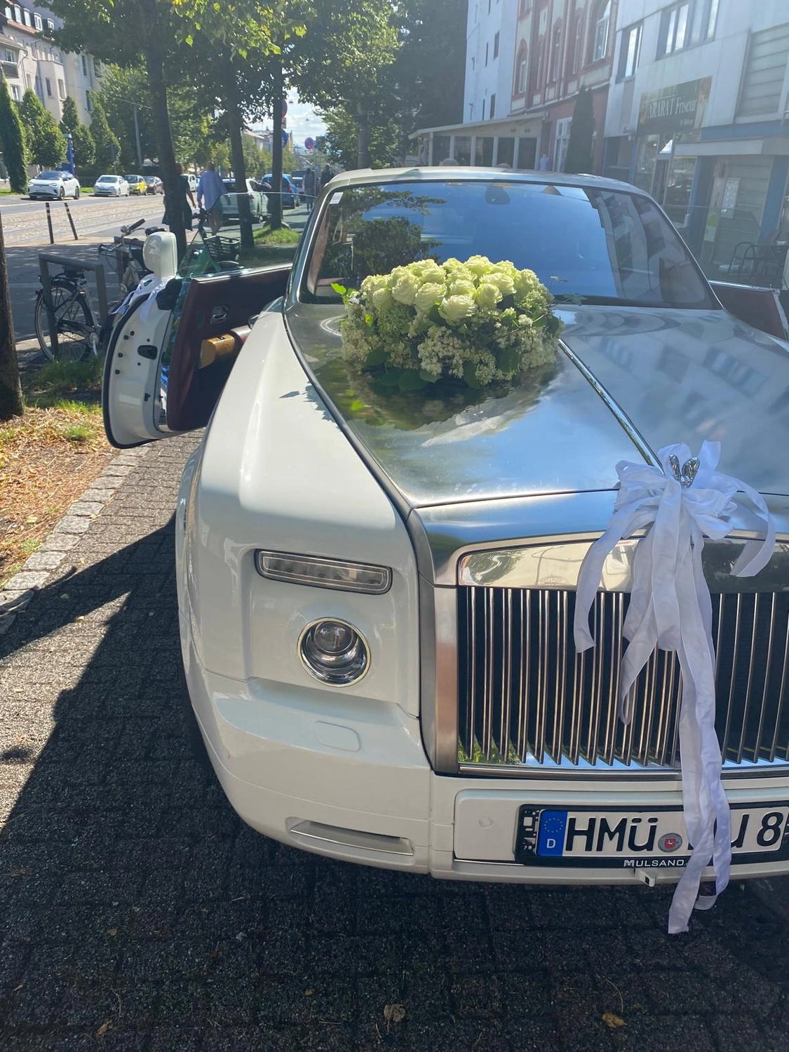 Tetta Knoll - Blumenhandwerk - Hochzeitsfolirstik