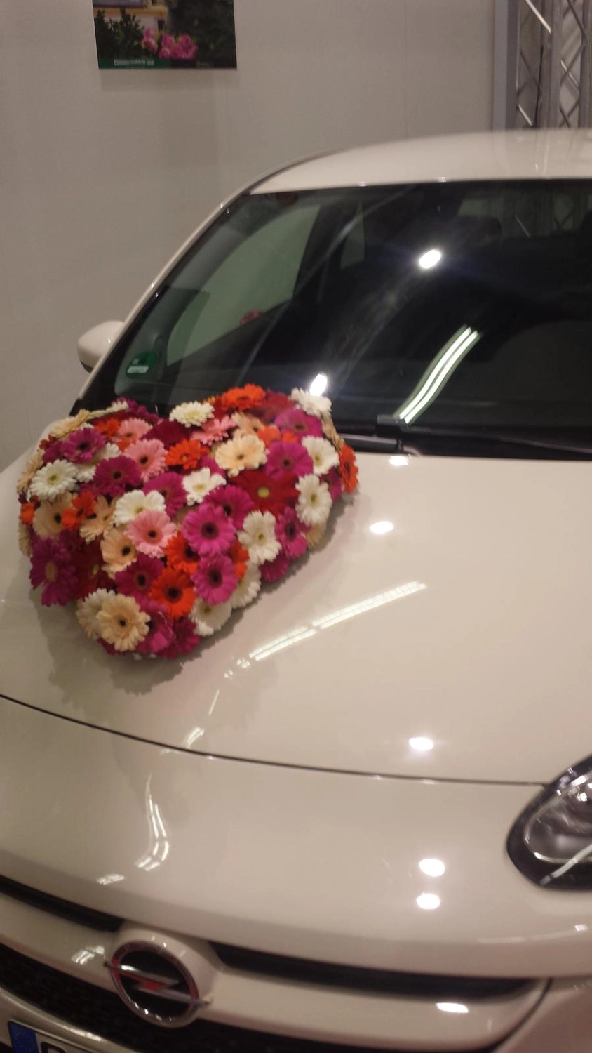 Tetta Knoll - Blumenhandwerk - Hochzeitsfolirstik