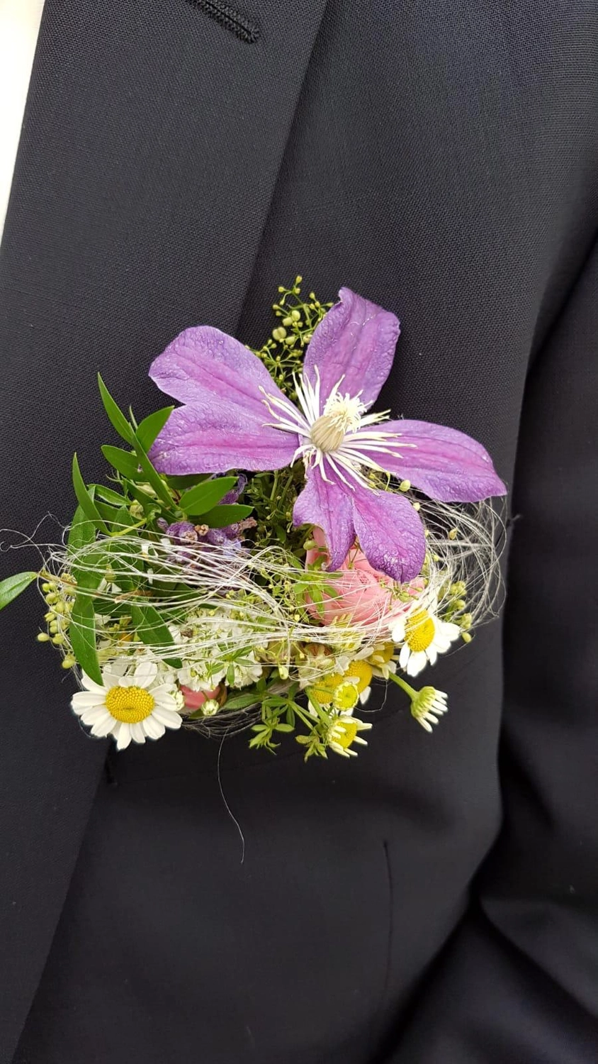 Tetta Knoll – Blumenhandwerk – Trauerfolirstik