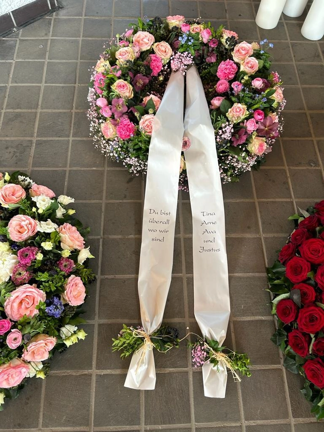 Tetta Knoll – Blumenhandwerk – Trauerfolirstik