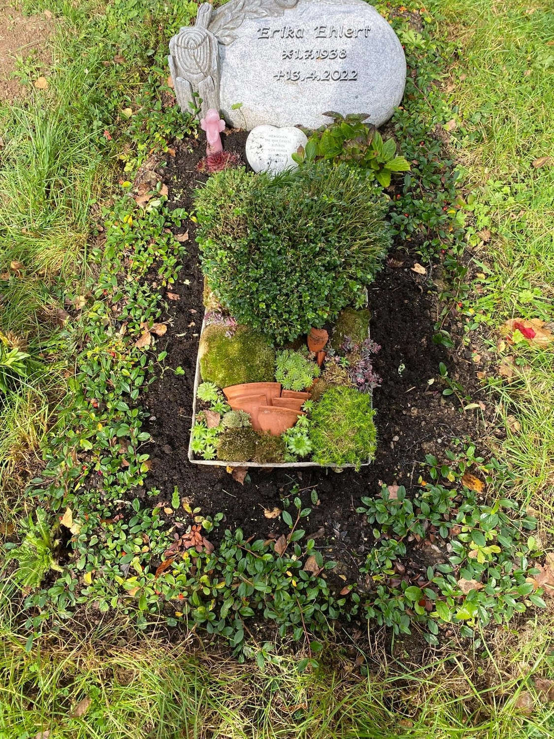 Tetta Knoll – Blumenhandwerk – Trauerfolirstik