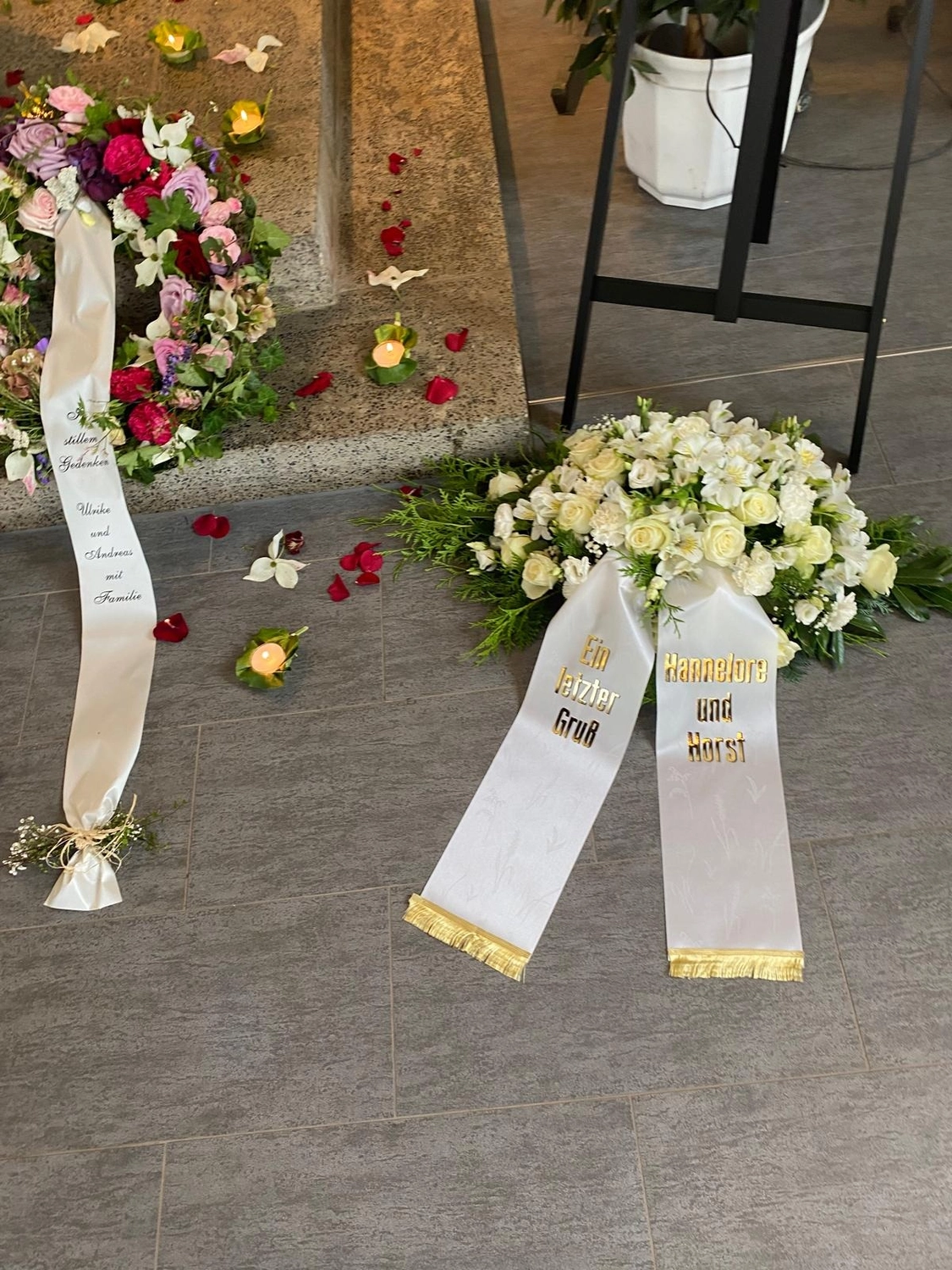 Tetta Knoll – Blumenhandwerk – Trauerfolirstik