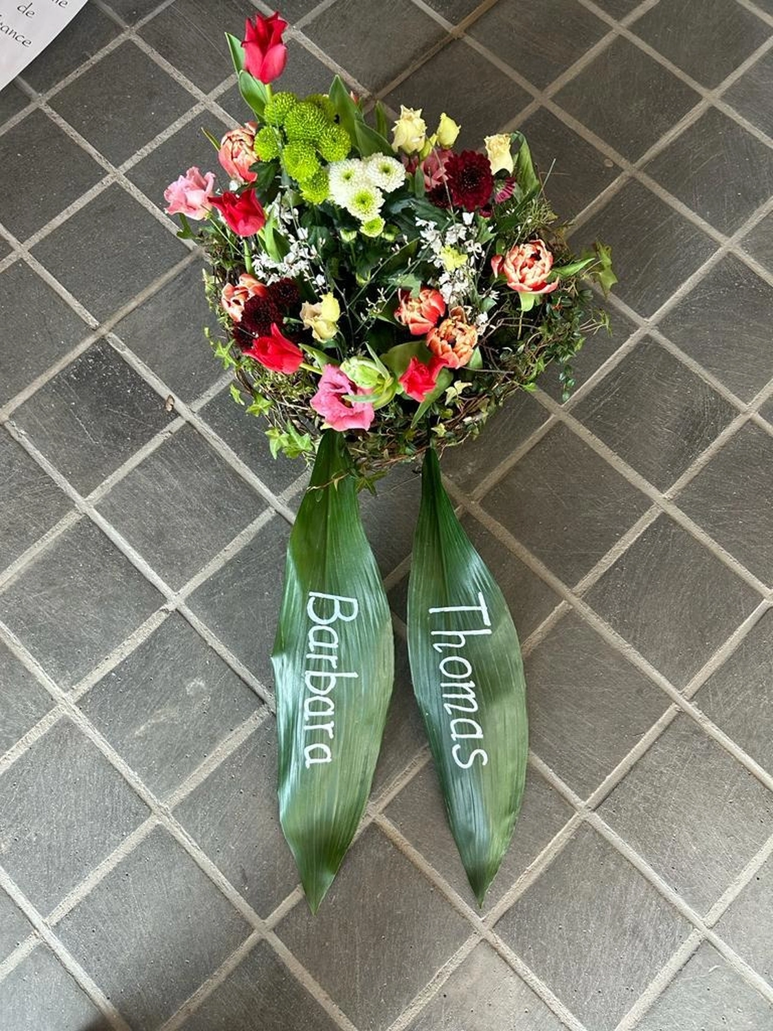 Tetta Knoll – Blumenhandwerk – Trauerfolirstik